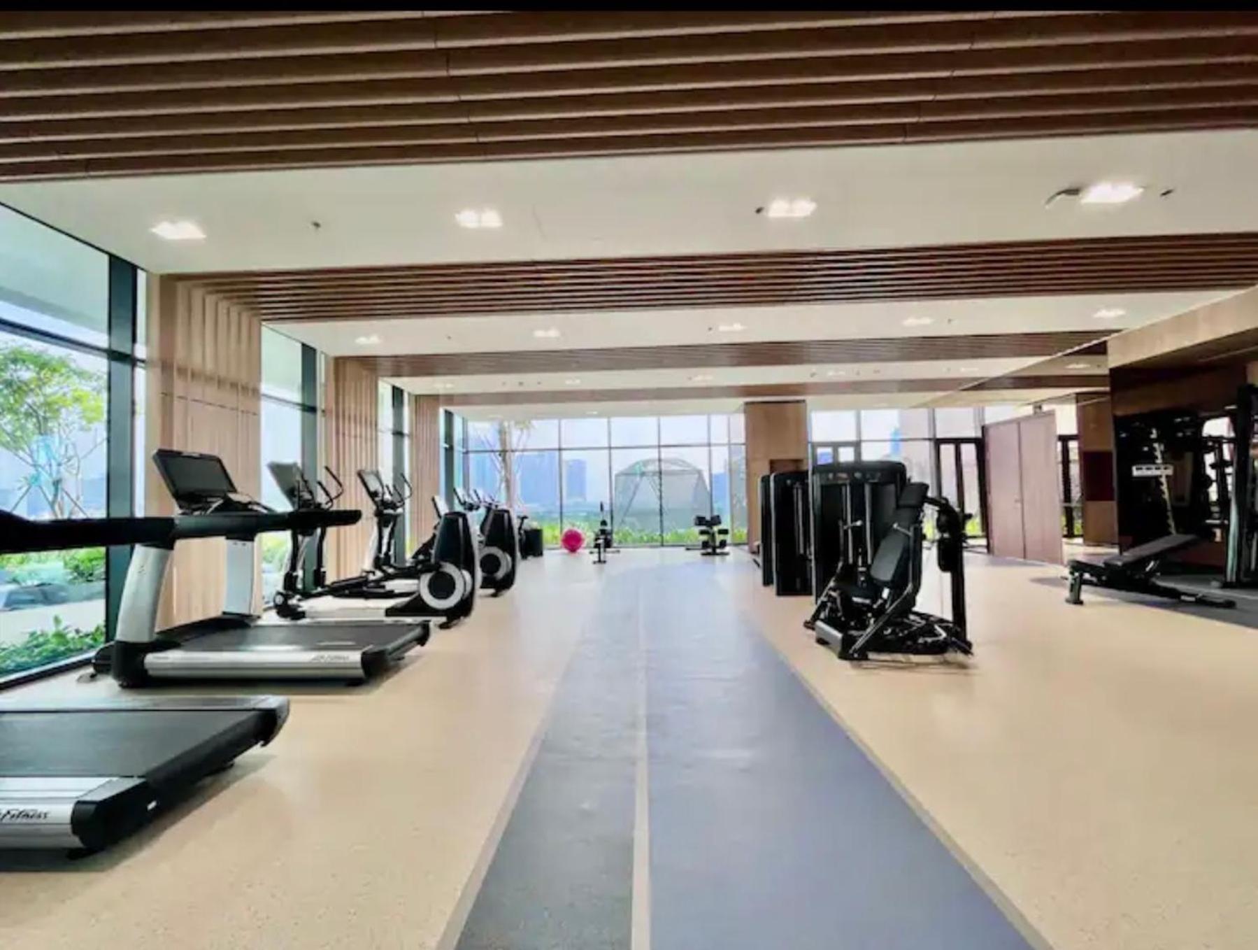 The Metropole -Complex "Opera, Crest, Galleria " -Free Pool-Gym-Sauna Room-Yoga Room โฮจิมินห์ซิตี้ ภายนอก รูปภาพ