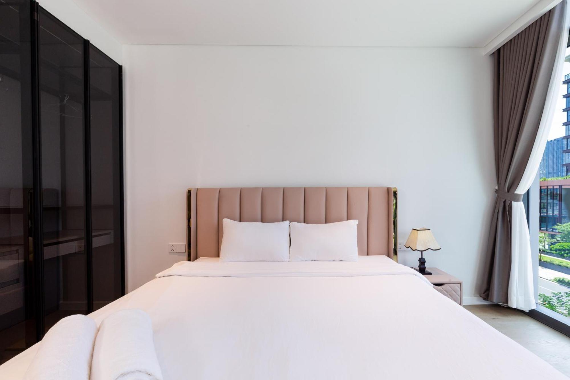 The Metropole -Complex "Opera, Crest, Galleria " -Free Pool-Gym-Sauna Room-Yoga Room โฮจิมินห์ซิตี้ ภายนอก รูปภาพ